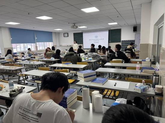 2025国庆中秋安全教育主题班会